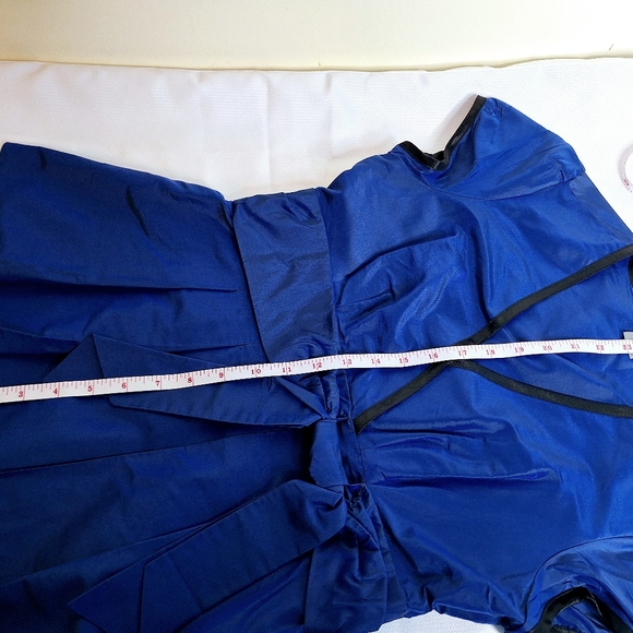 NWOT Ann Taylor " The Carnegie Crop" two-piece shirt and pants set size 4. - Picture 3 of 15